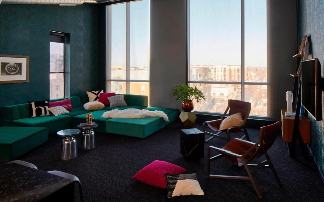 MOXY Minneapolis Uptown