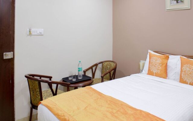 Collection O 5072 Padmini Hotel
