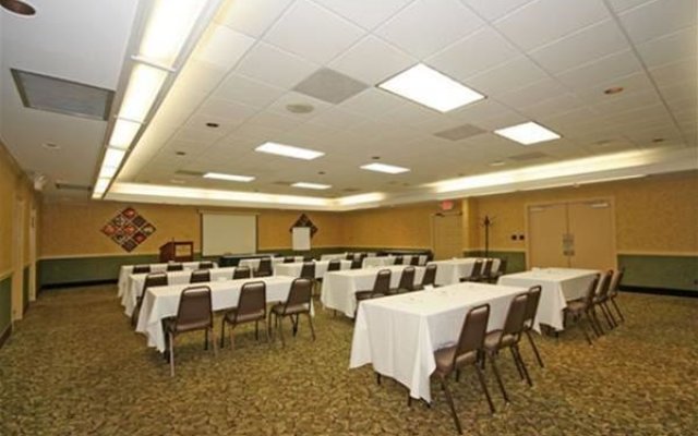 Ramada Burlington Hotel & Conference Center