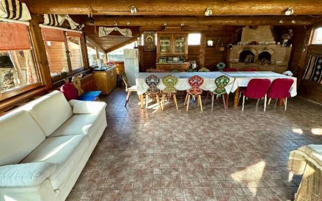 Luna House