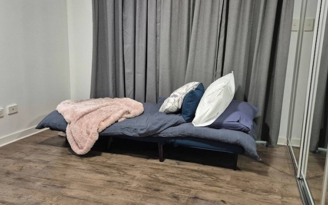 A Perfect Place to Hide Away With River Side Charm – Guest Rooms – Brisbane
