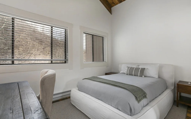 3094 Booth Falls Road 4 Bedroom Condo