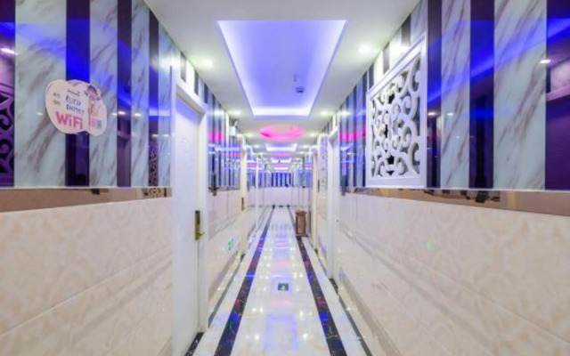 Ruiji Hotel (East Railway Station East Square)