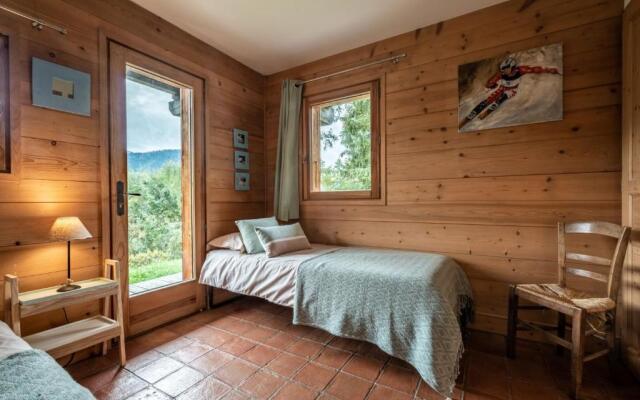 Chalet 5 minutes walk from the center of Megève and Ski-in ski-out