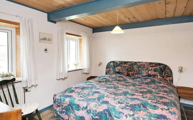 Vintage Holiday Home in Bredebro near Sea