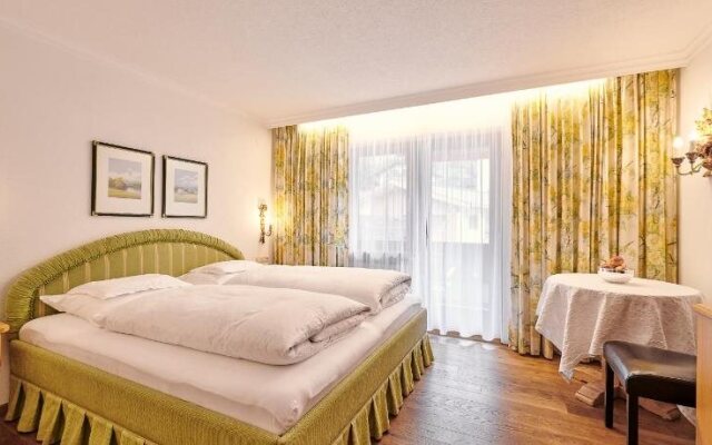 Hotel Garni Sursilva
