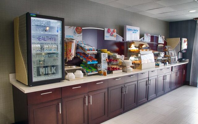 Holiday Inn Express & Suites Sidney by IHG