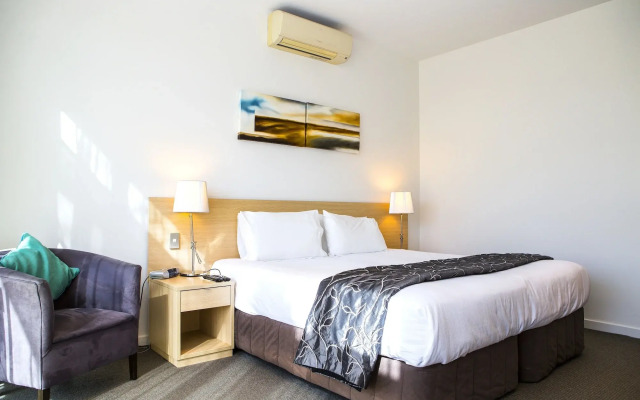 Waves Motel