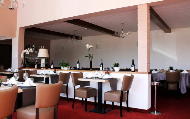 Hotel - Restaurant Le Clos des Cedres
