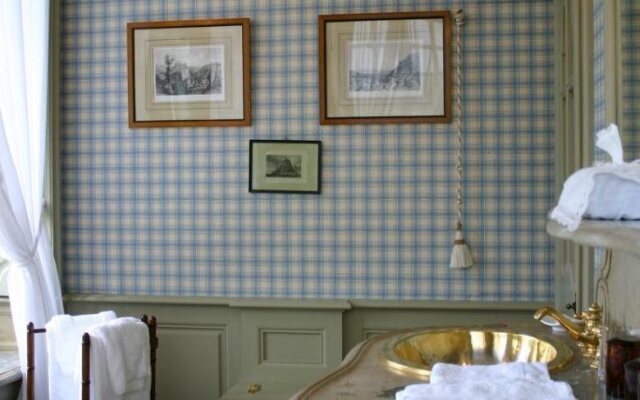 Chateau De Pont-Rilly