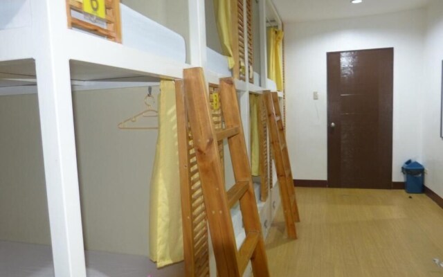 HIS Capsule Hostel