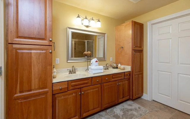 Phoenix Ix 1205 3 Bedroom Condo