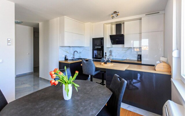 Beautiful Apartment in Zadar With Wifi and 2 Bedrooms