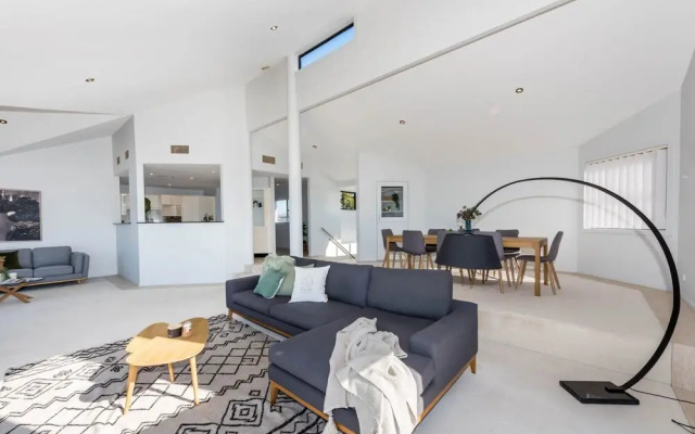 Above and Beyond - Beautiful Home with Pool