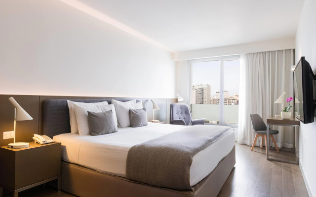 Dazzler by Wyndham Lima San Isidro