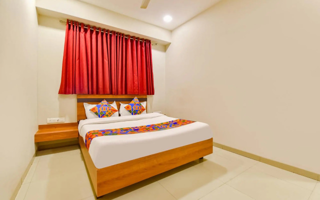 Flagship 76949 Hotel Happinex