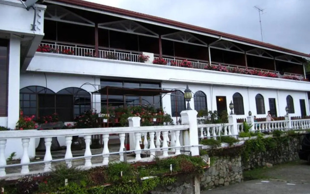 Strawberry Garden Hotel