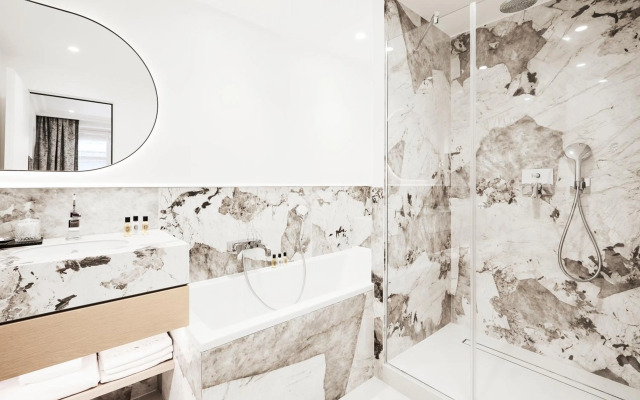 Sheraton Vancouver Wall Centre