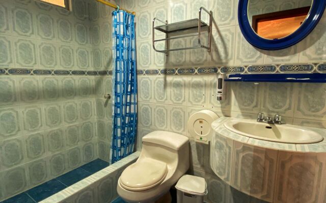 Hotel Tren Dorado