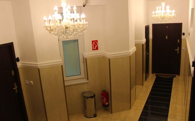 Amici Apartments