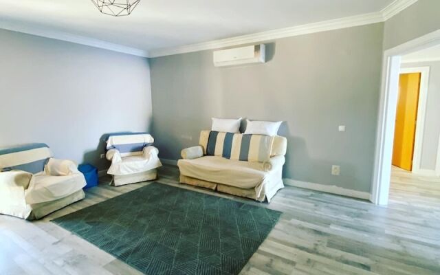 Charming 4-bed Villa in Quinta do Anjo, Palmela
