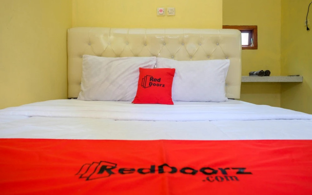 RedDoorz near Wisata Kalianget Wonosobo – Guest Rooms – Wonosobo