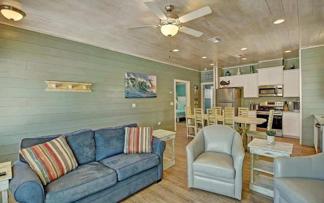 Tropical Wave 3 Bedroom Townhouse by Redawning