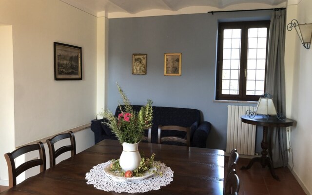 6 Bedrooms Umbrian farmhouse