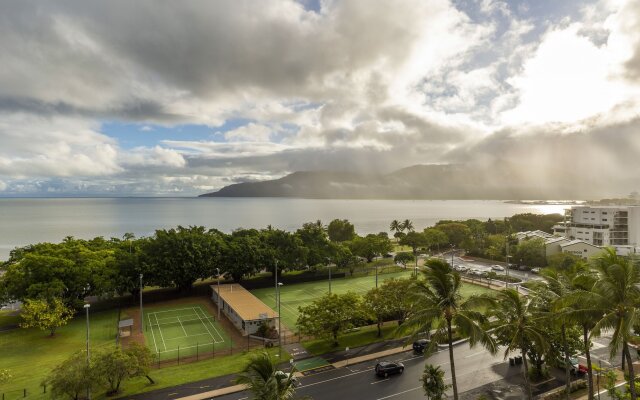 Rydges Esplanade Resort Cairns