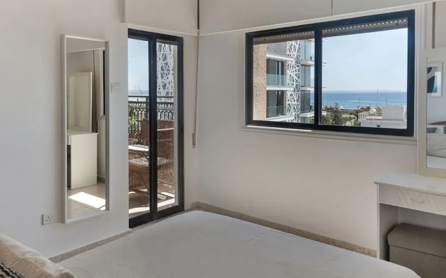 Phaedrus Living Seaview Phinikoudes Flat