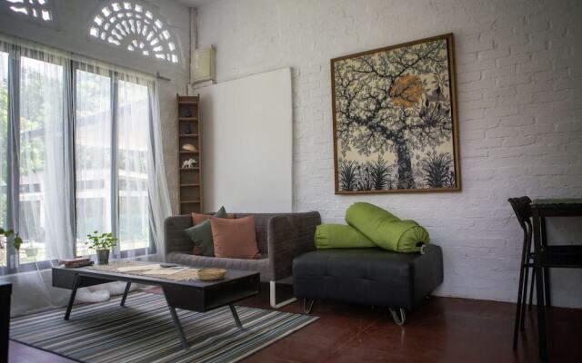 Rouhi Retreats By Doulos