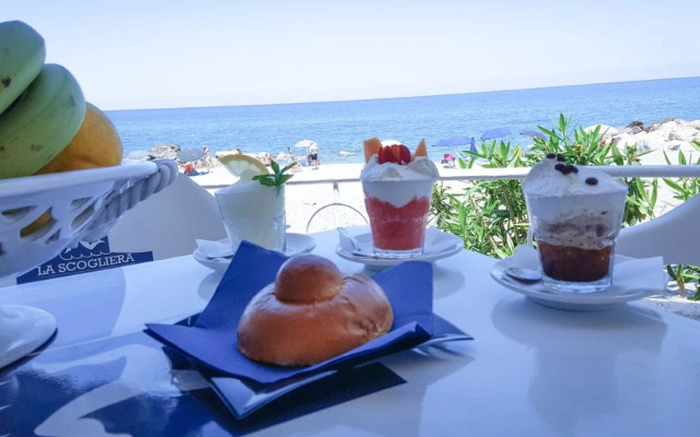 Hotel Ristorante La Scogliera