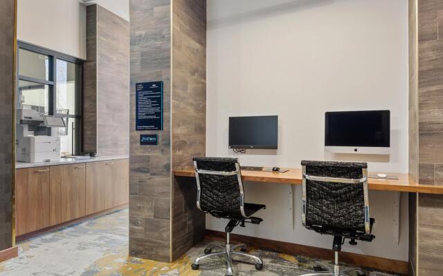 Denver | Fascinating 1BD/1BA Riverfront Apartment