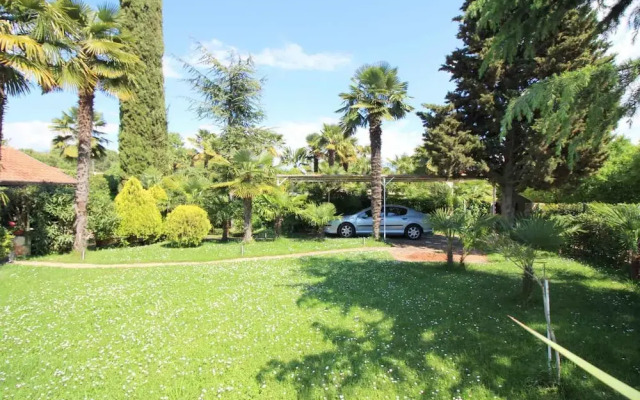Bungalow mit Schönem Garten und Klimaanlage