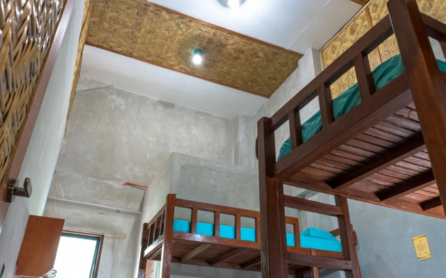 Sinag Hostel - Adults Only