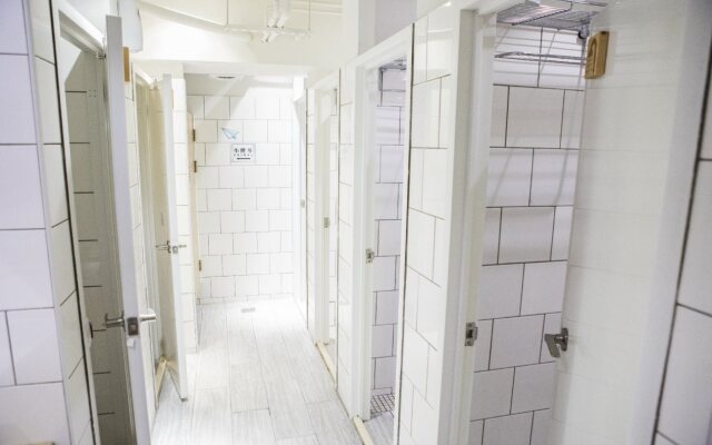 Paper Plane Hostel