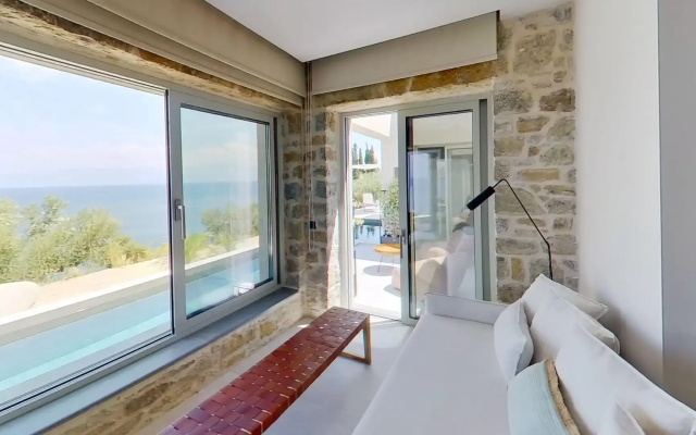Akria Suites