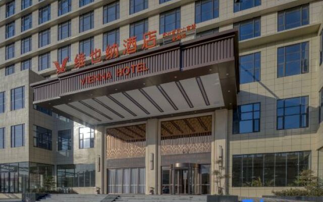 Vienna Hotel (Longhu Store, South Zijingshan Road, Zhengzhou)