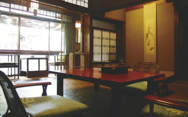 Hiiragiya