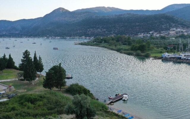 Vliho Bay Boutique Hotel