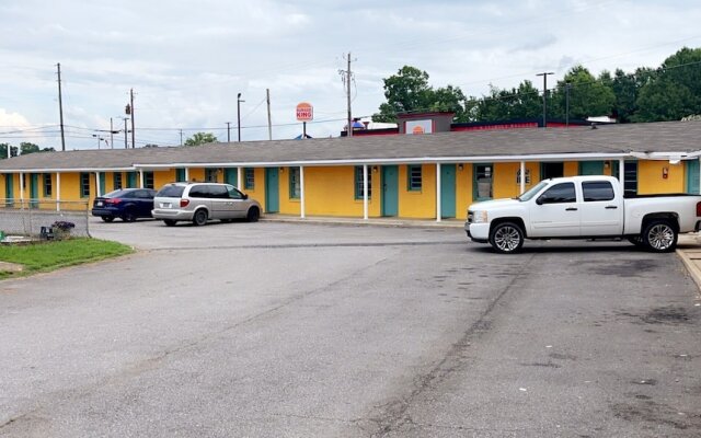 Lamplighter Inn