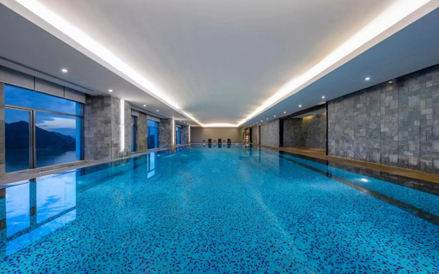 Crowne Plaza Yichang by IHG