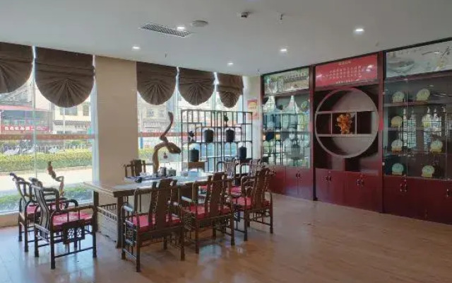 Qianhe Hotel