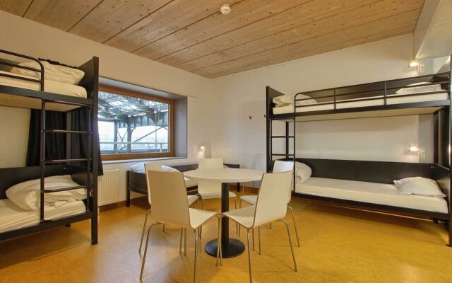 Auberge de Jeunesse Paris HI Yves Robert