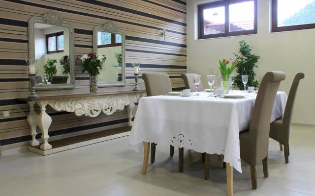Nefeles Mainalon Luxury Residences & Lounge