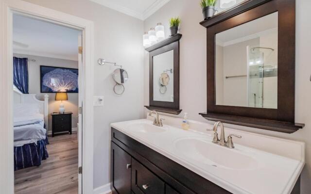 Just Beachy by Oak Island Accommodations