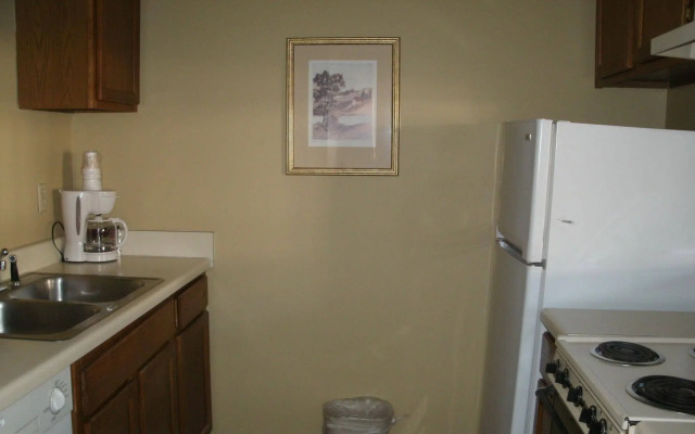 The Admiralty Suites & Inn Memphis Millington