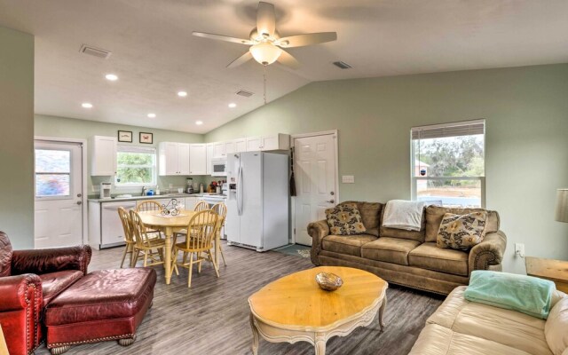 Family-friendly Home, Walk to Steinhatchee River!