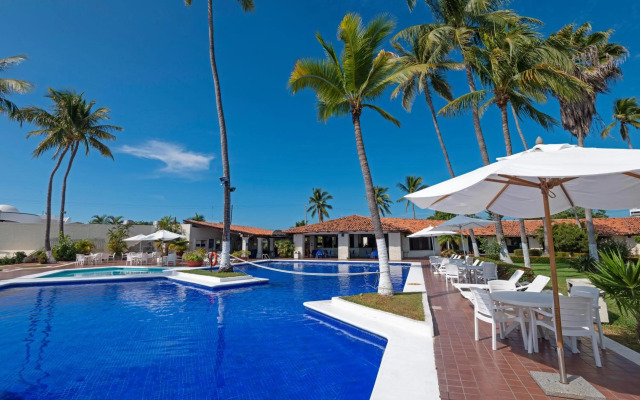 Cabo Blanco Hotel & Marina