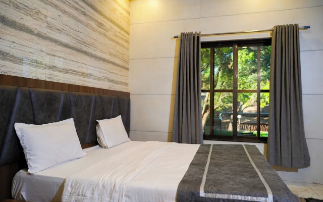 Hotel Kumar Plaza